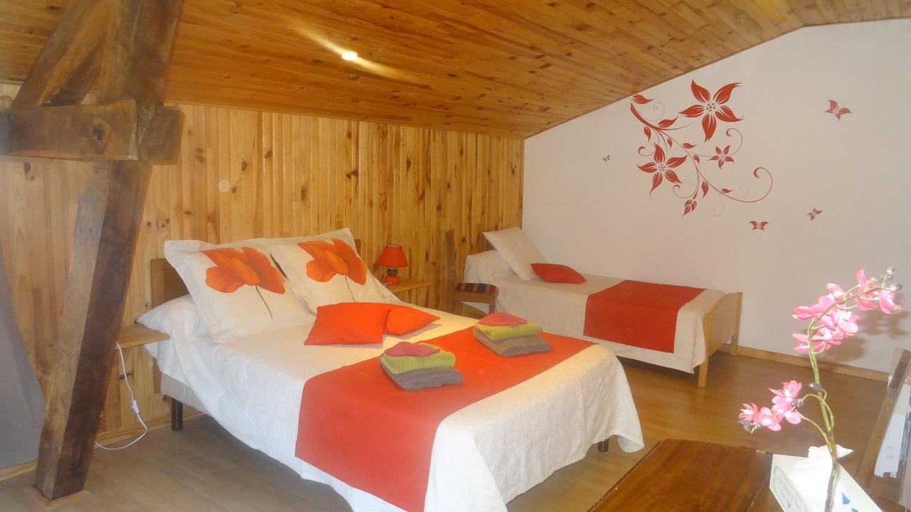 Ferme Auberge Des Pirodelles, Augy Sur Aubois Exterior photo