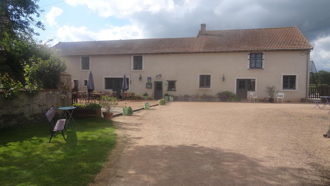 Ferme Auberge Des Pirodelles, Augy Sur Aubois Exterior photo