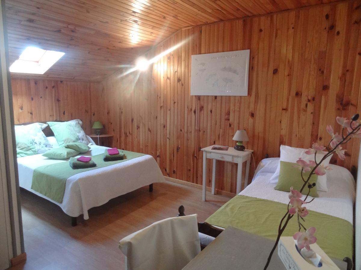 Ferme Auberge Des Pirodelles, Augy Sur Aubois Exterior photo